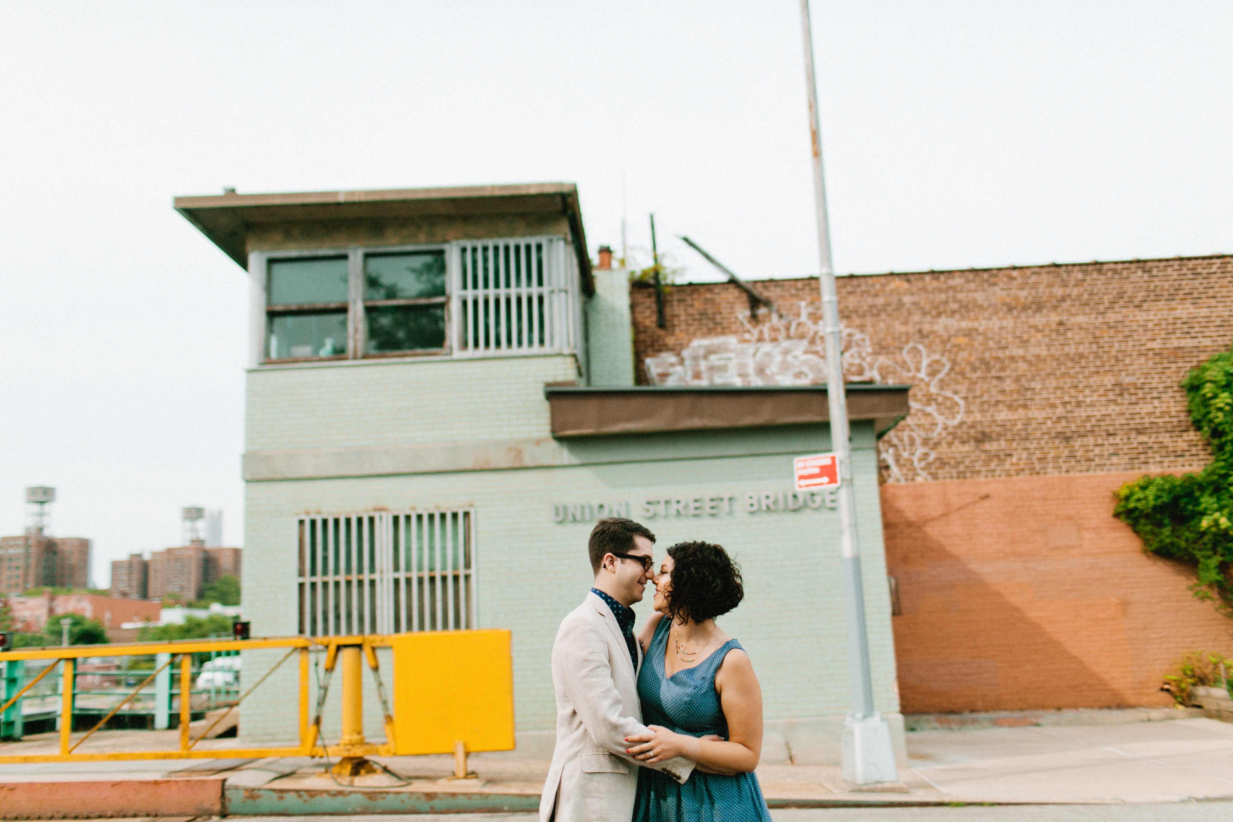 amy_and_dan_brooklyn_engagement_photography-gowanus-23